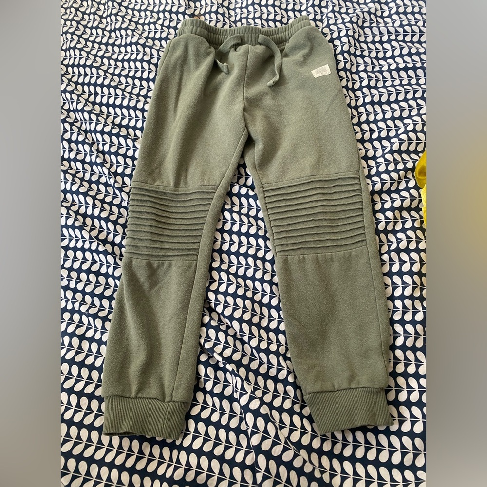 Kids Cotton on Kids Olive Joggers with Ribbed Knees Size 9-10.